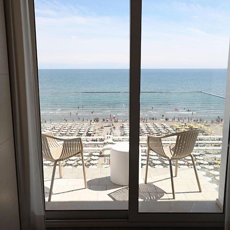 Hotel Daniel'S Fronte Mare Riccione Exterior foto