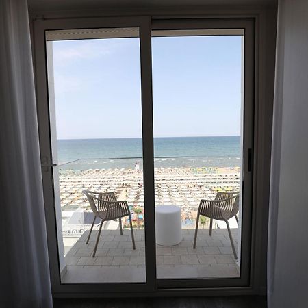 Hotel Daniel'S Fronte Mare Riccione Exterior foto