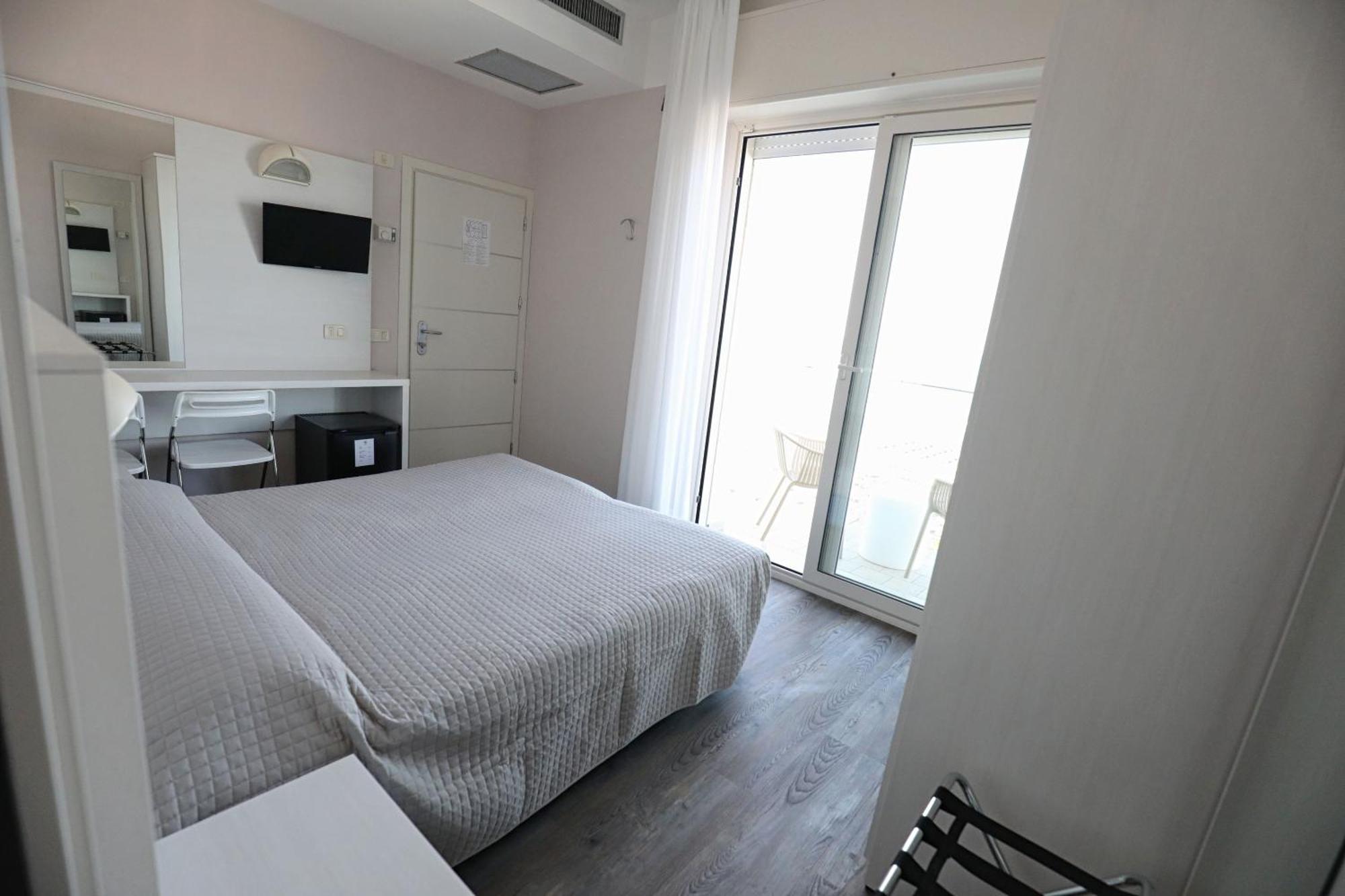Hotel Daniel'S Fronte Mare Riccione Exterior foto